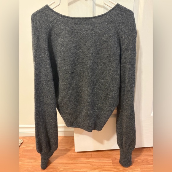 Aritzia SoftSpoke Dear Sweater - Medium - Picture 4 of 4